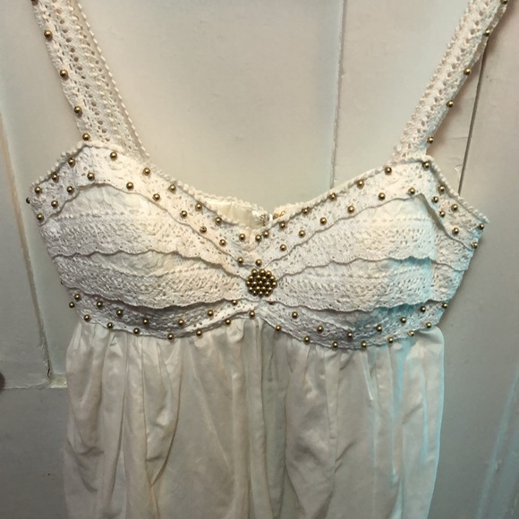 Bebe white top with beaded details all around - Picture 2 of 6